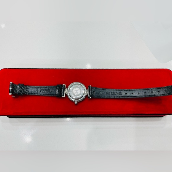 Ladies AUTHENTIC FENDI DRESS watch💖💖 - Picture 11 of 15